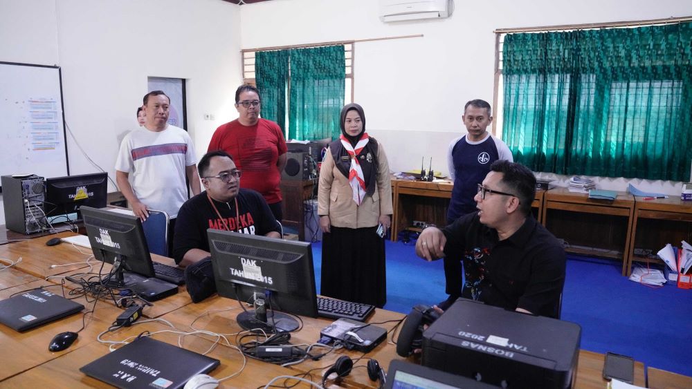 Memastikan Proses PPDB di Kota Mojokerto  Lancar, Mas PJ Sidak Posko Penerimaan Siswa Baru