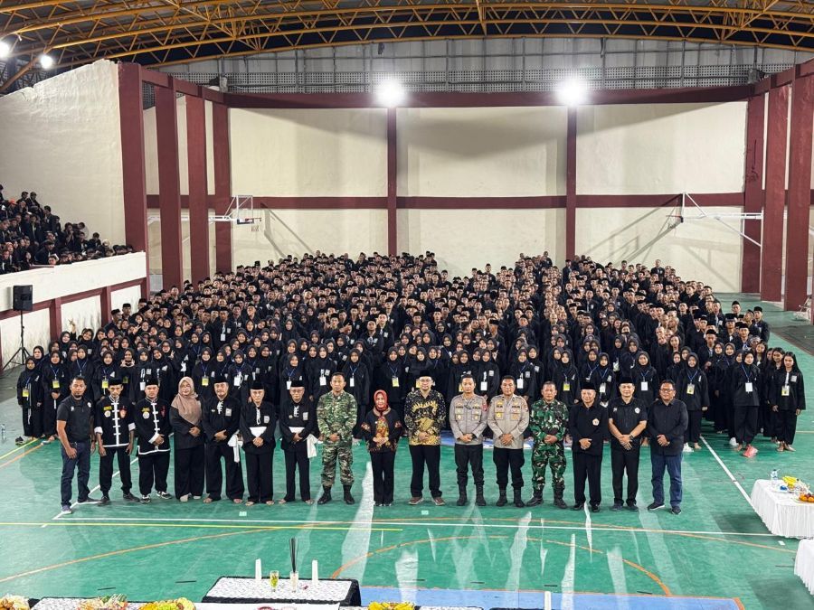 Berlangsung Sakral dan Tertib, Ratusan Warga Baru PSHT Disahkan di GOR Mojopahit