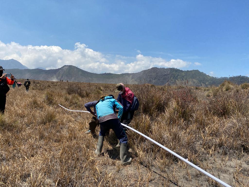 Pasca Karhutla, Warga 4 Desa di Gunung Bromo Kembali Nikmati Air Bersih