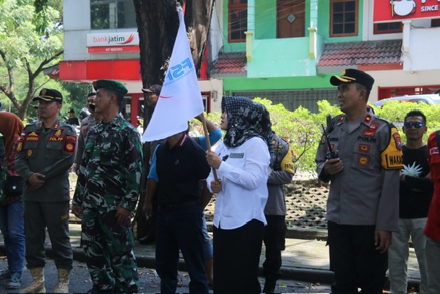 May Day, Bupati Ikfina Minta Buruh Makin Tingkatkan Kompetensi 