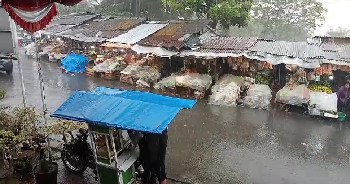 Peralihan Musim di Mojokerto, Awas Potensi Cuaca Buruk dan Curah Hujan Tinggi