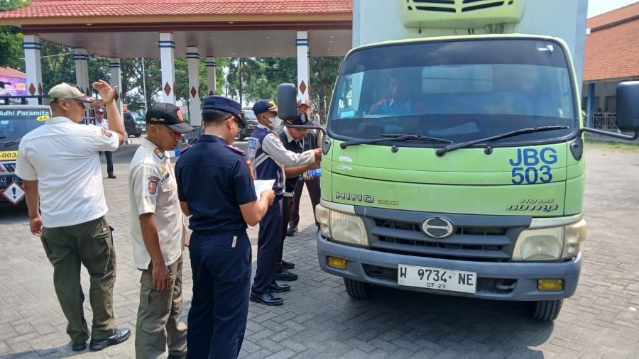 Razia Gabungan di Terminal Mojosari Mojokerto, 37 Kendaraan Ditindak