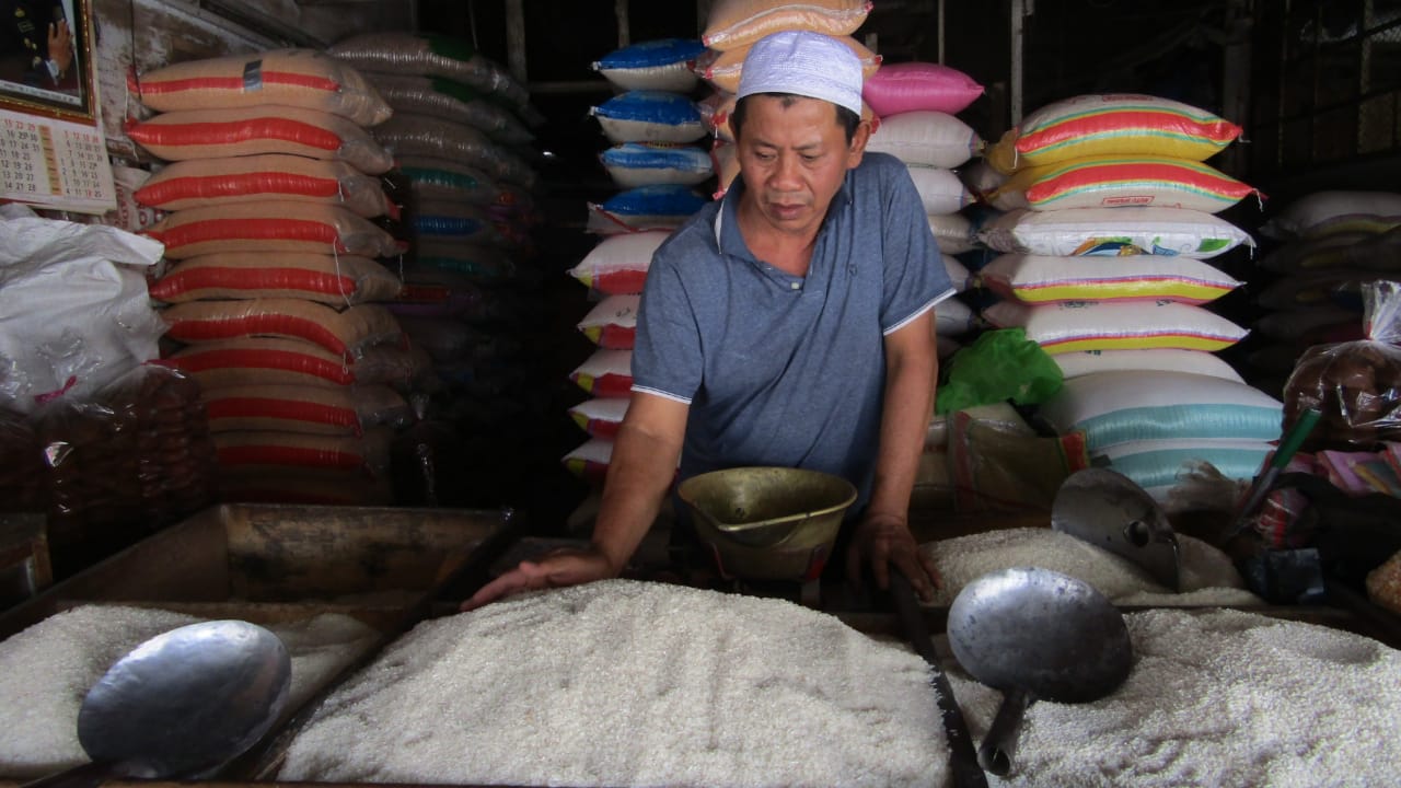 Kelangkaan Beras Medium di Pasar, Pedagang Bergantung pada Bulog