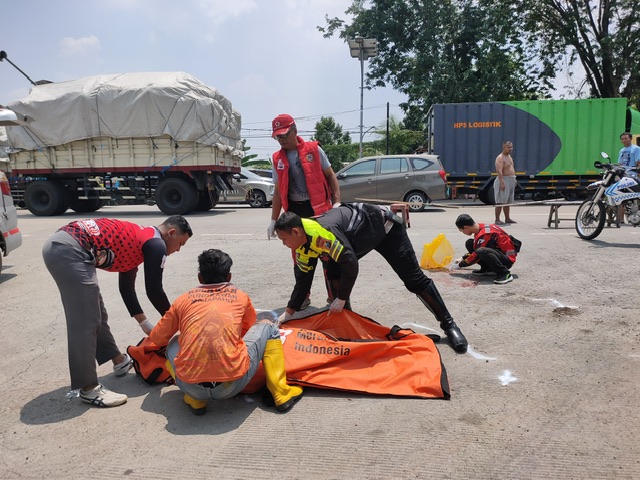 Tabrak Bus saat Belok ke Terminal, Pemotor asal Puri Tewas di Jalan By Pass Mojokerto