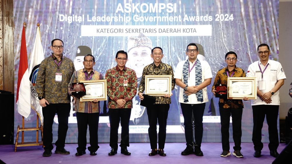 Sekretaris Daerah Kota Mojokerto Raih Penghargaan Sekda Kota Terbaik ADLG Awards 2024