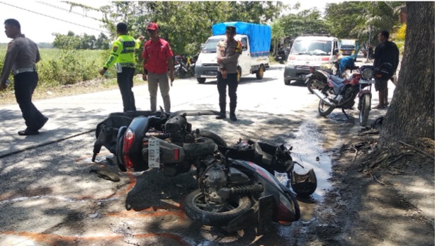 Nmax Adu Moncong dengan Beat di Mojokerto, 1 Orang Tewas, 2 Luka - luka