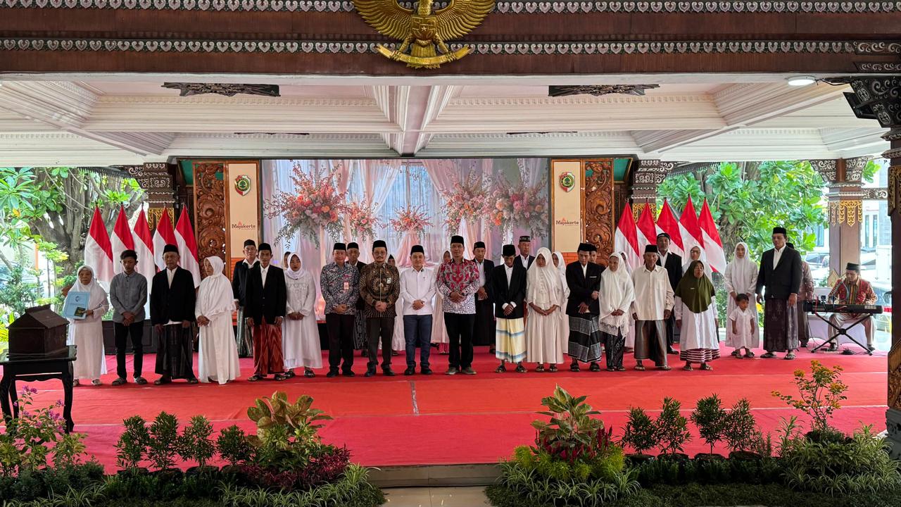14 Pasangan Resmi Diakui Negara Lewat Sidang Itsbat Nikah, Dapat Buku Nikah - KTP Baru