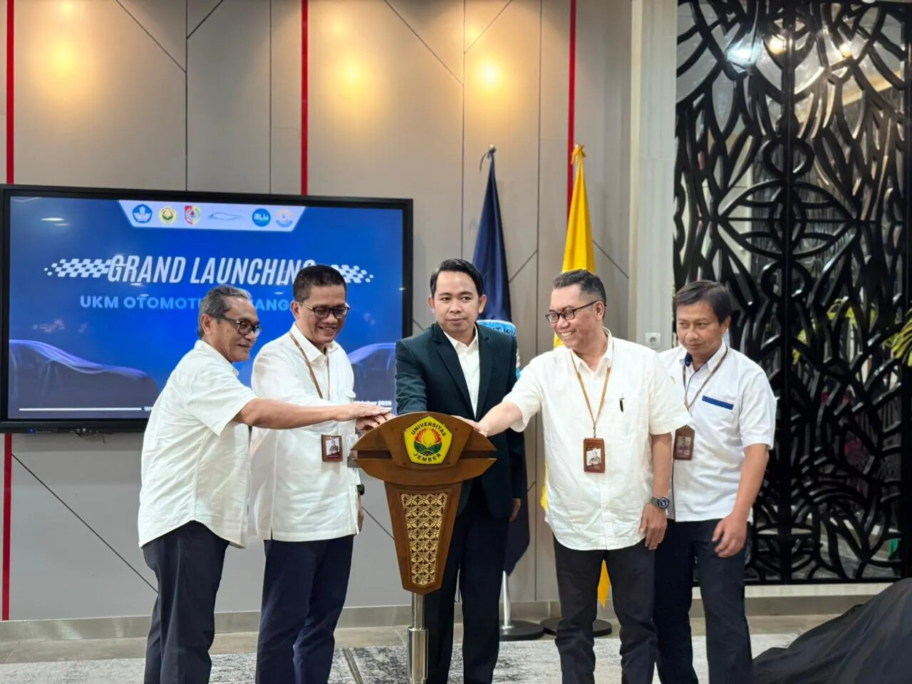 Luncurkan Mobil Hemat Energi Karya Mahasiswa, Unej Kolaborasi bersama Pemkab Jember