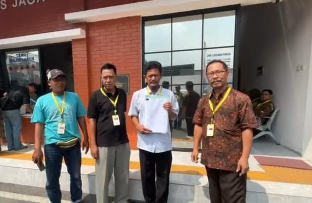 Dugaan Korupsi Senilai Ratusan Juta, Warga Desa Tangunan Laporkan Kades ke Kejari Kabupaten Mojokerto