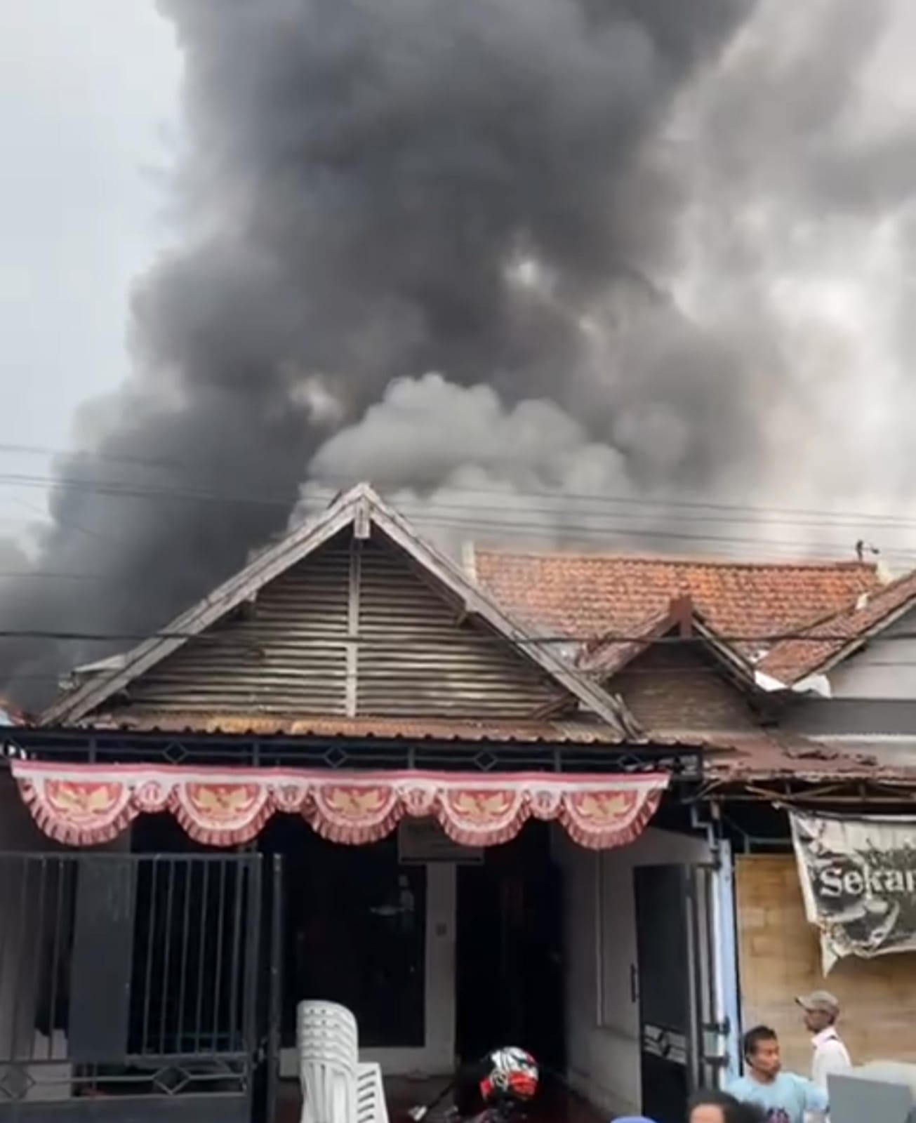 Kantor Unit PNM Mekaar di Mojokerto Terbakar, Diduga Akibat Korsleting listrik