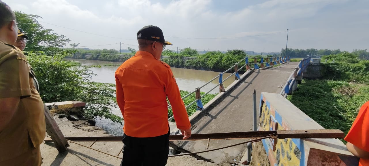 Jembatan Penghubung Antar Dusun di Mojosari Mojokerto Putus, Akses Warga Terganggu