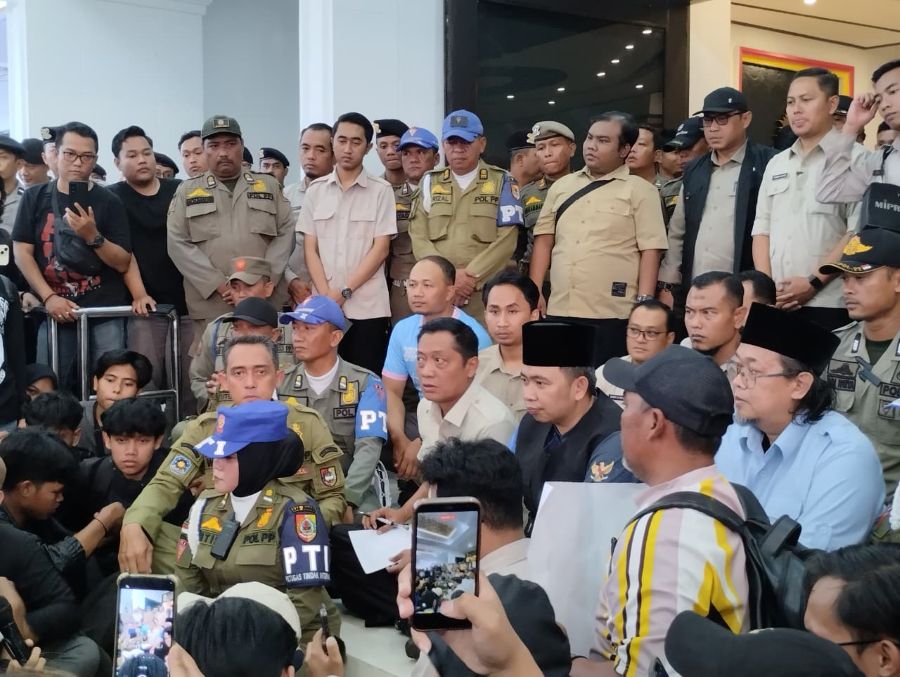 Warga Tolak Alih Fungsi Hutan untuk Yon TP di Silo, Gus Fawait Siap Bawa Aspirasi ke Pemerintah Pusat