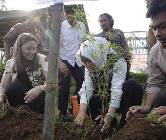 Bupati Ikfina Resmikan Area Sentra Pembibitan Bambu Dan Edukasi Bambu ‘Dr Didik Chusnul Yakin’