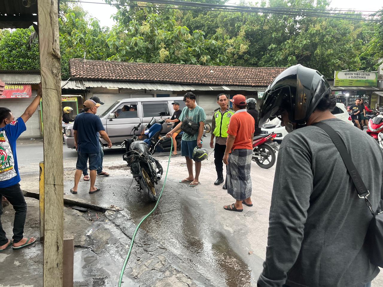 Motor Suzuki Thunder Terbakar di Ngoro Mojokerto, Pemiliknya Kabur