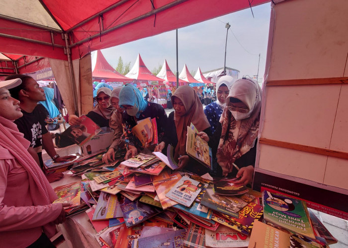 Peringati Hari Anak Nasional 2024, Komunitas Baca Buku di Mojokerto Bagikan 1.553 Buku Gratis 