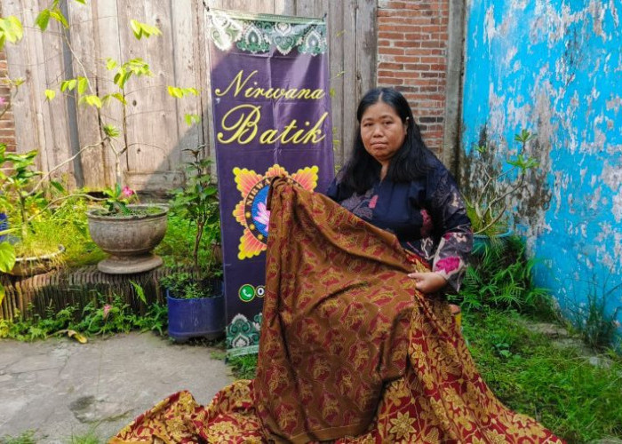 Digempur Industri Batik Modern, Perajin Batik Tulis Trowulan Mojokerto Masih Pertahanlan Teknik Manual