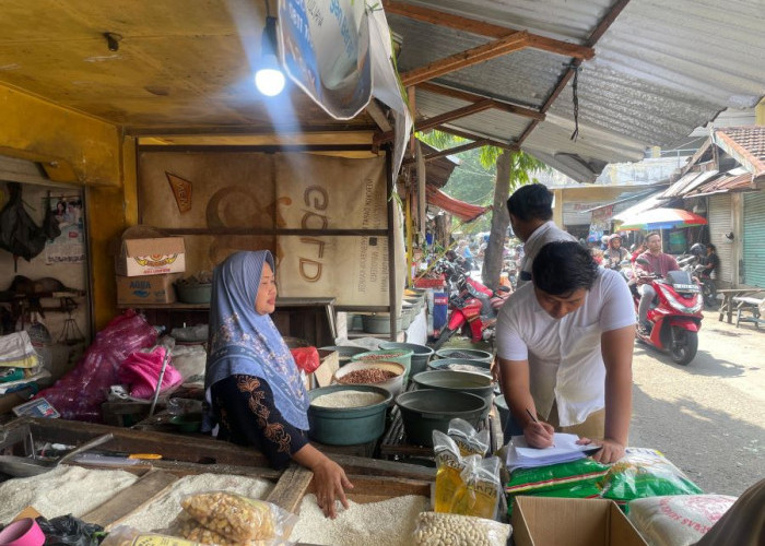 Sidak Harga Pangan Jelang Ramadan di Mojokerto, Petugas Temukan Beras Dijual di atas HET
