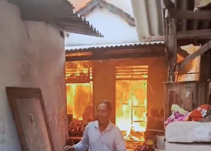 Rumah Warga di Dlanggu Mojokerto Ludes Dilalap Si Jago Merah