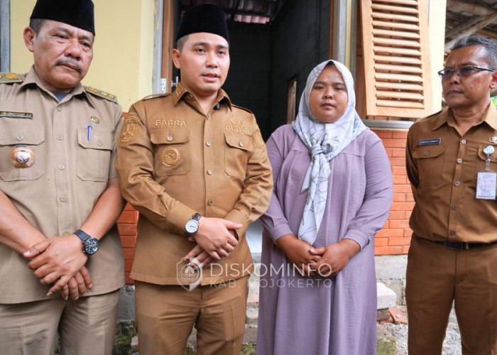 Pastikan Program Bedah Rumah Tepat Sasaran, Bupati Mojokerto Tinjau Rumah Warga Penerima Manfaat