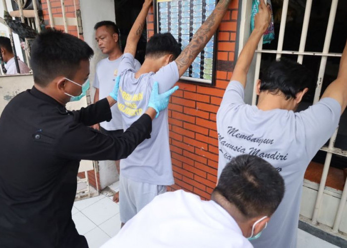 Lapas Mojokerto Kembali Gelar Razia Kamar Hunian untuk Perketat Keamanan
