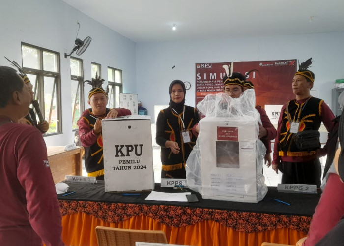 KPU Kota Mojokerto Gelar Simulasi Pencoblosan Hingga Perhitungan Suara Pilkada 2024