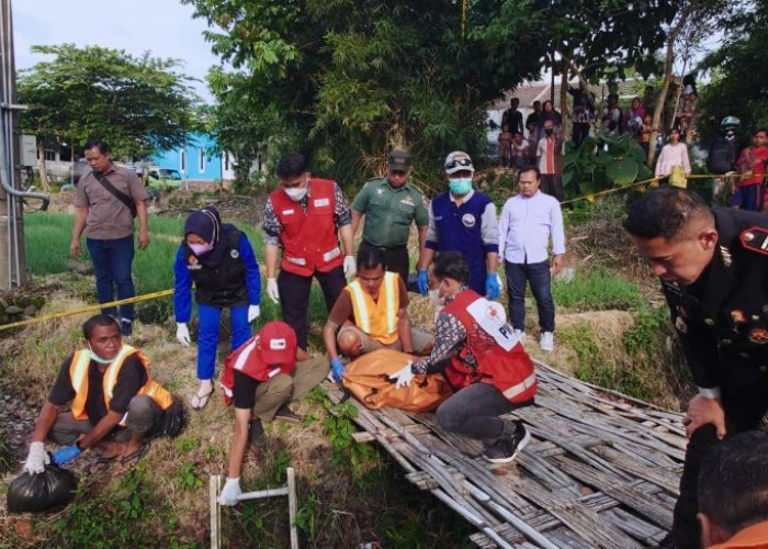 Pemancing Temukan Sosok Jasad Bayi di Aliran Sungai Kecil Pacet Mojokerto