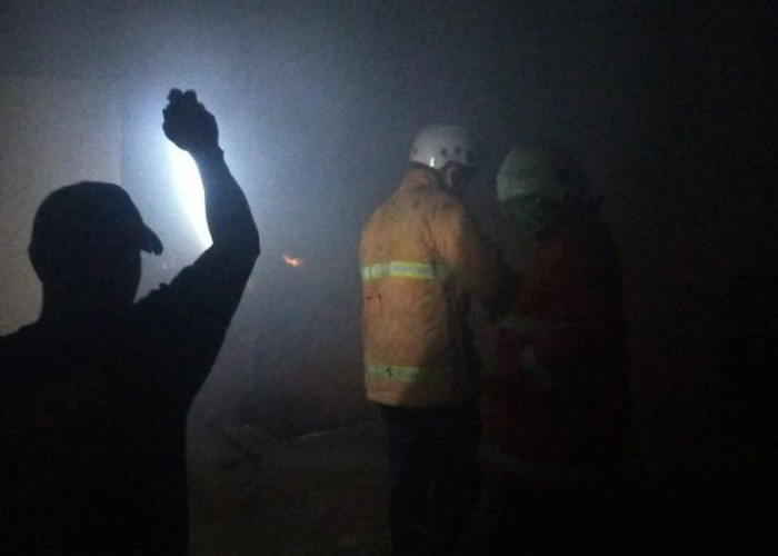 Gudang Kayu di Kutorejo Mojokerto Terbakar, Api Padam Setelah 2,5 Jam