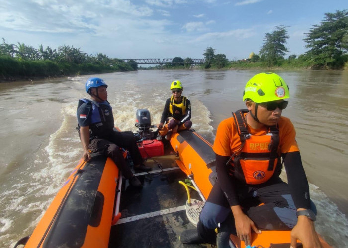 Pencarian Pemuda Mojokerto Nekat Terjun ke Sungai Brantas Diperluas Hingga Radius 32 KM