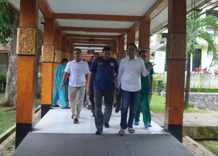 Pastikan Program UHC Berjalan Optimal Bupati Jember Tinjau RSD dr  Soebandi