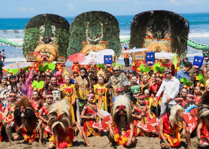 Parade Pegon Jember Diusulkan Sebagai Kharisma Event Nusantara dan WBTB