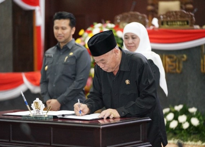 DPRD Jatim Kirim Surat Pemberhentian Gubernur dan Wagub ke Presiden
