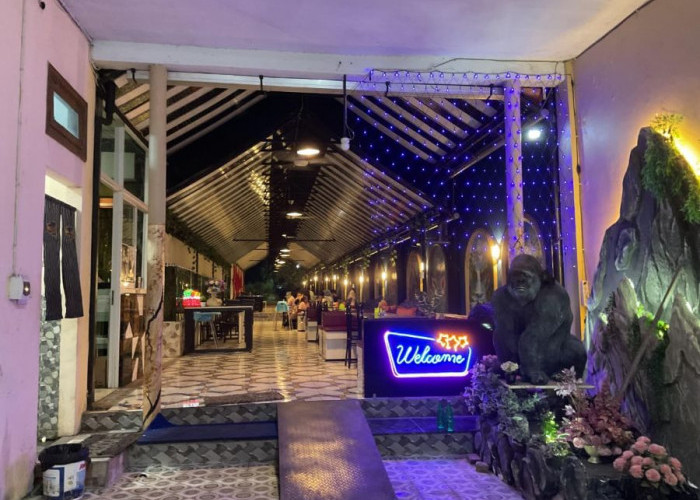 Black Cafe, Kafe Outdoor yang Tawarkan View Danau Cantik di Kota Mojokerto