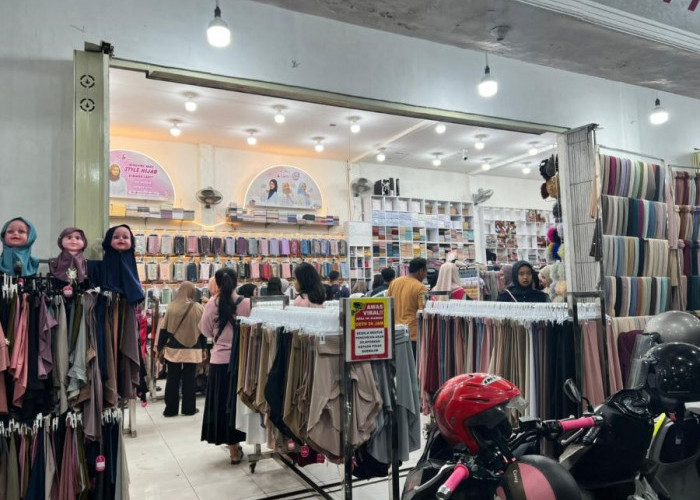 Toko Cantix Hijab Dipenuhi Pengunjung Jelang Hari Raya Idul Fitri