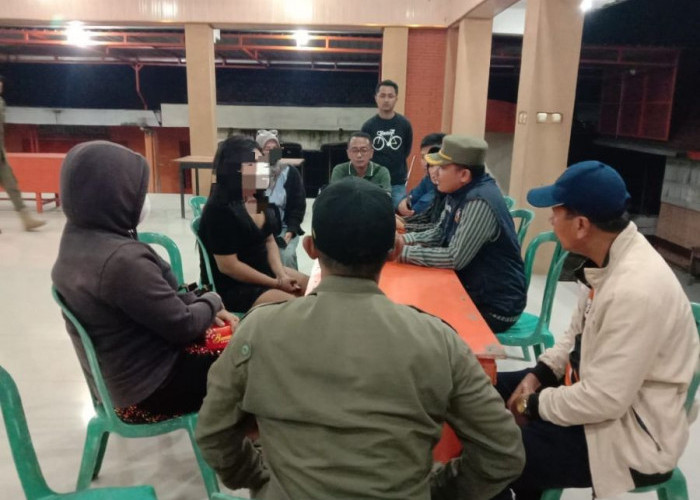 Dua Waria di Jetis Mojokerto Terjaring Petugas saat Mangkal Malam Hari