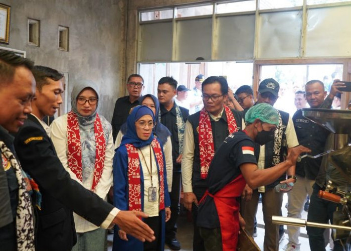 Tembus Verifikasi Nasional, Karang Taruna Trisula Mojokerto Pamerkan Helm, Jok hingga Kopi Excelsa