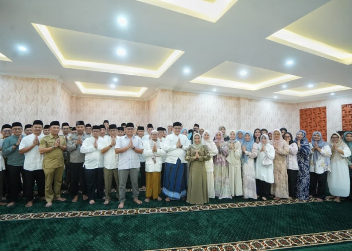 Wali Kota Mojokerto Safari Ramadan Perdaan di Masjid Darul Amanat di Balai Kota