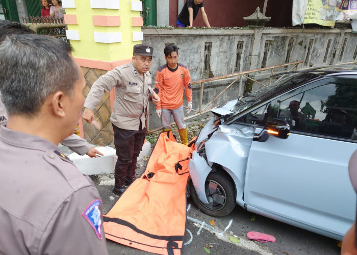 Ditabrak Mobil Listrik, Petugas Kebersihan DLH Kota Mojokerto Tewas