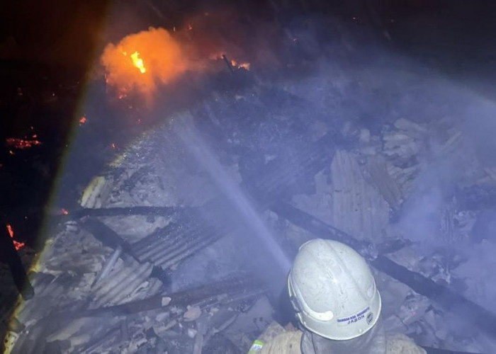 Rumah di Kemlagi Mojokerto Ludes Dilalap Si Jago Merah, Satu Unit Sepeda Motor Ikut Terbakar