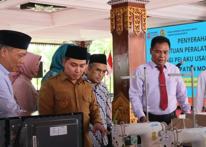 Pemkab Mojokerto Serahkan Bantuan Ratusan Peralatan untuk Pelaku Usaha Mikro