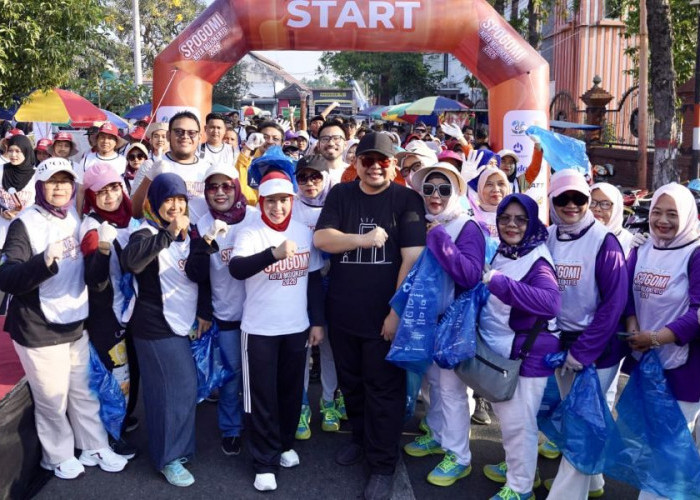 150 Peserta Turun ke Jalan, Ning Ita Jadikan Spogomi Gerakan Pilah Sampah di Mojokerto