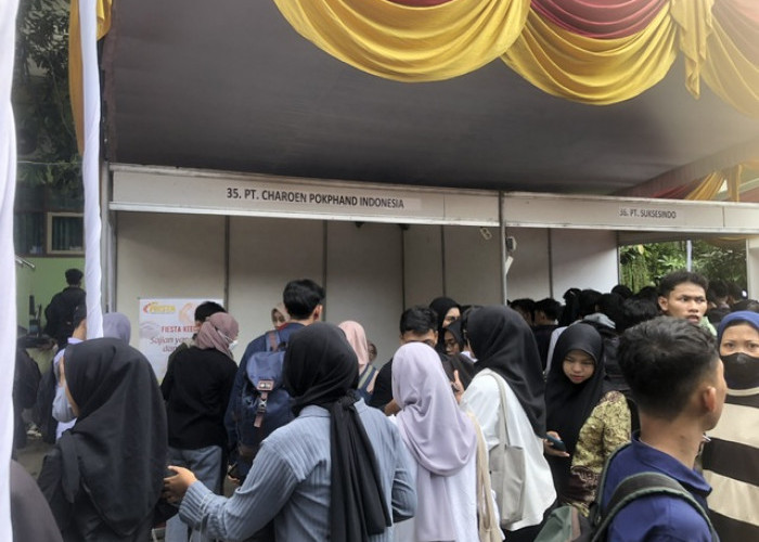 Dibanjiri Pengunjung, Jobfair di SMKN 1 Sooko Buka 3220 Lapangan Kerja