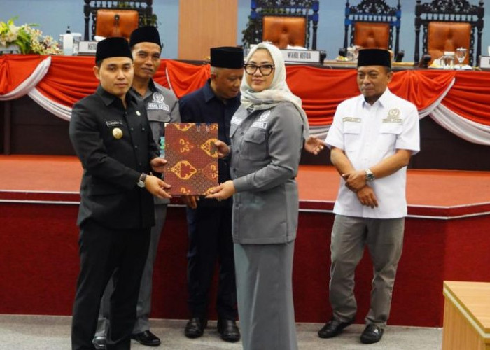 Empat Raperda Inisiatif DPRD Disorot, Bupati Mojokerto Minta Pendalaman dan Sinkronisasi