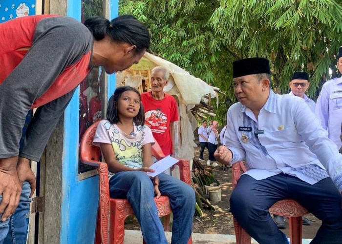 Jember Bershodaqoh Beri Pendidikan yang Layak untuk Anak-Anak Jember