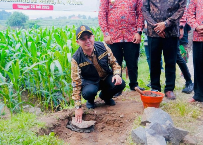 Jembatan Bubak di Desa Gondang Kabupaten Mnojokerto Mulai Dibangun Lagi, Bupati Awali Pembangunan