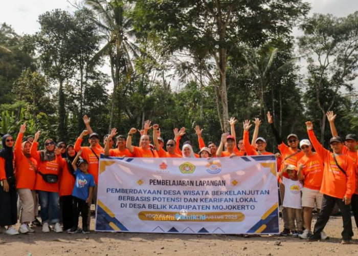 Tim Pengabdian Masyarakat Ubaya Ajak Pengelola Desa Binaan Trawas Studi Lapangan Ke Yogyakarta