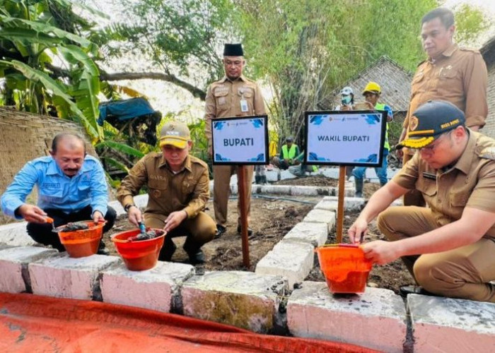 Pemerintah Peduli Masyarakat, Perumdan Mojopahit Mojokerto Laksanakan Bedah Rumah