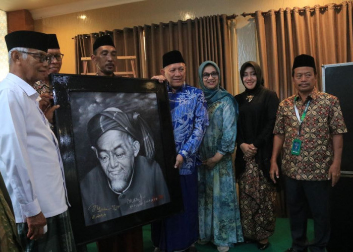 Bupati Mojokerto Hadiri Rakernas Alumni Pesantren Tebuireng