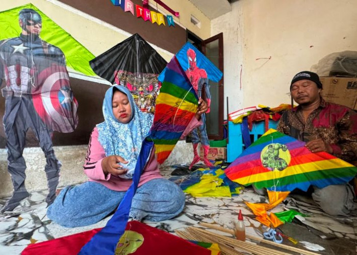Pesanan Layangan Menyusut, Perajin Mojokerto Tetap Menjaga Asa dari Bilah Bambu