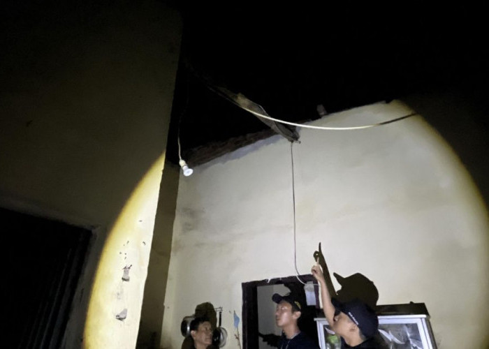 Hujan Disertai Angin Kencang Terjang Pacet Mojokerto, Sejumlah Rumah Rusak 