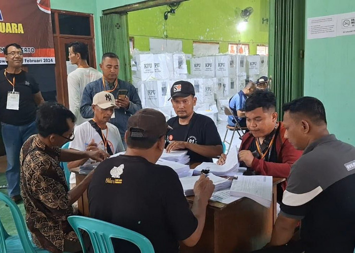 Penghitungan Ulang 4 TPS di Desa Temon Mojokerto  Ditemukan Selisih 225 Suara